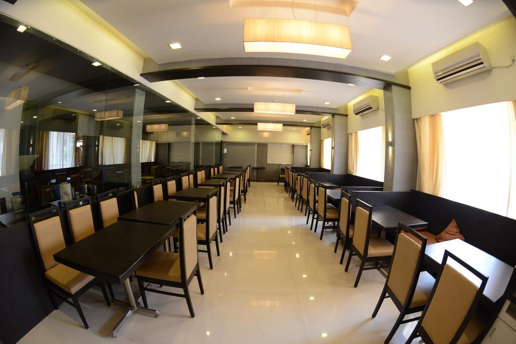 Hotel Ayush International Mangalor Kültér fotó