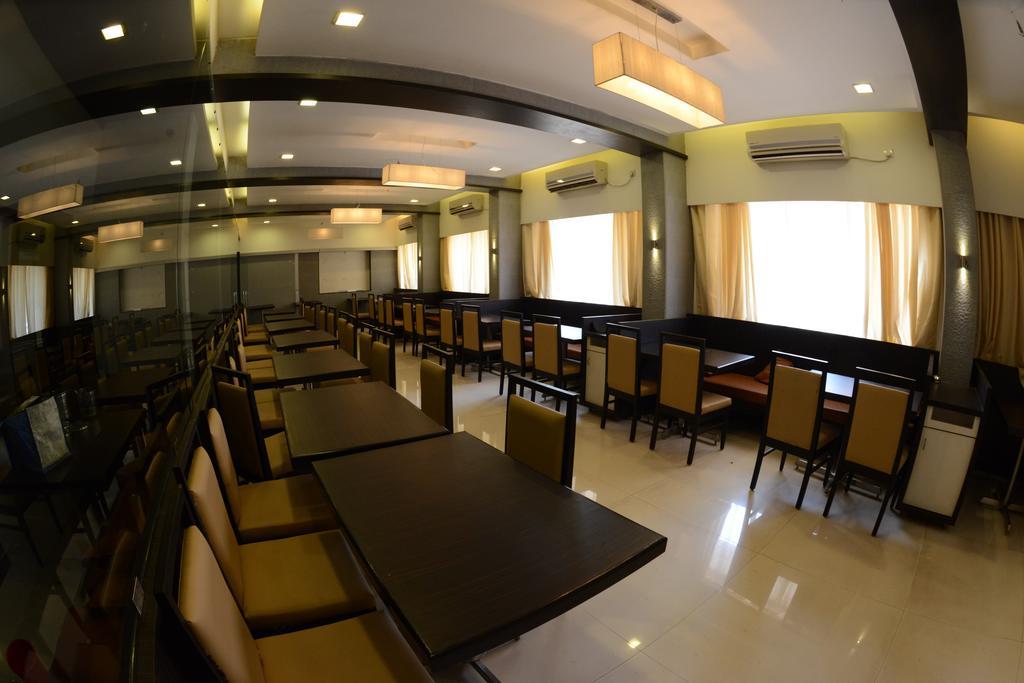 Hotel Ayush International Mangalor Kültér fotó